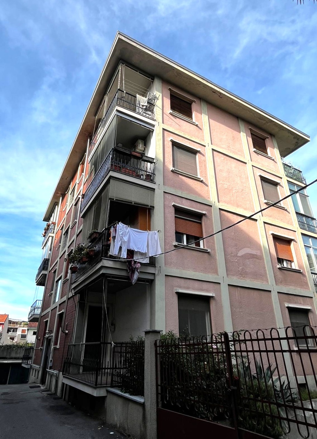 T204 SAN MARTINO - BILOCALE+SERVIZI+BOX