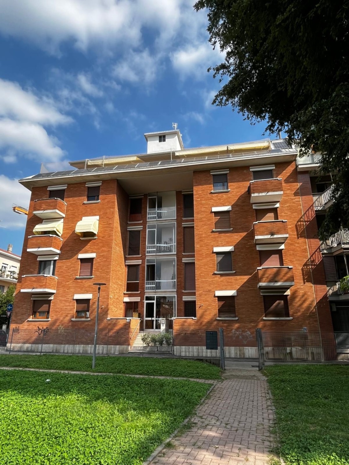 T403 SAN MARTINO - 4LOCALI+2SERVIZI+BOX