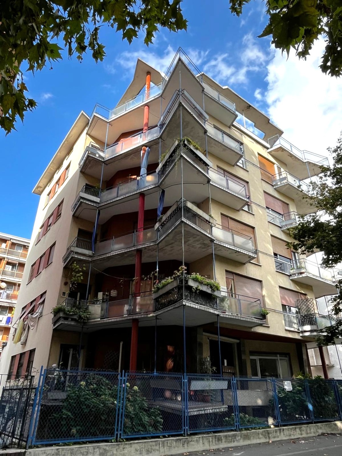 T409 PORTA MORTARA - 5LOCALI+2SERVIZI+P.AUTO CHIUSO