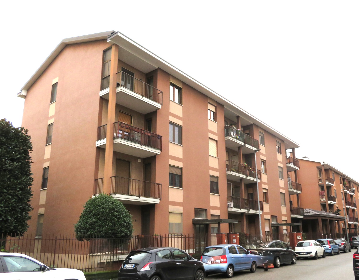 T408 PORTA MORTARA - 4LOCALI+2SERVIZI+BOX