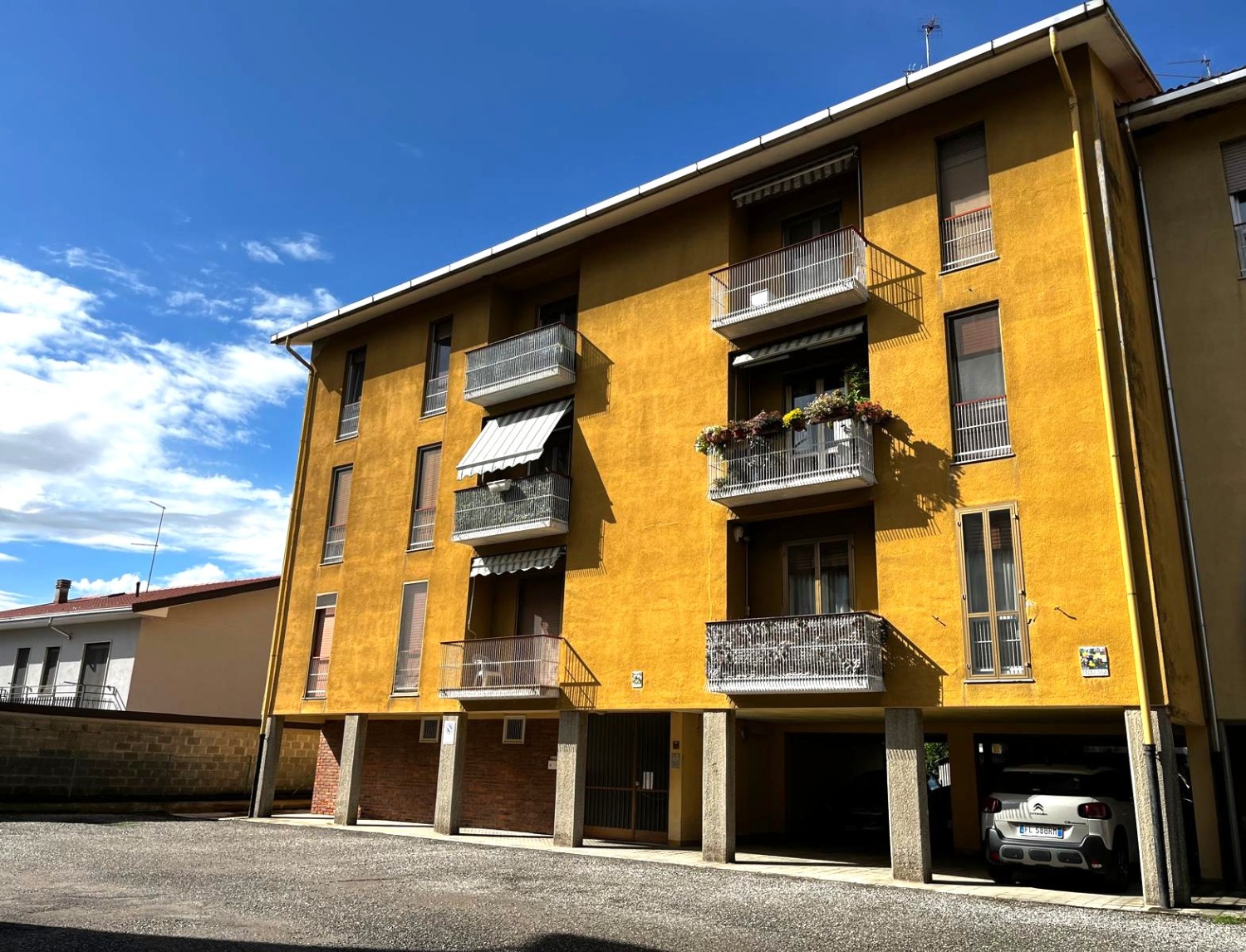 T412 4LOCALI+SERVIZI+P.AUTO ASSEGNATO