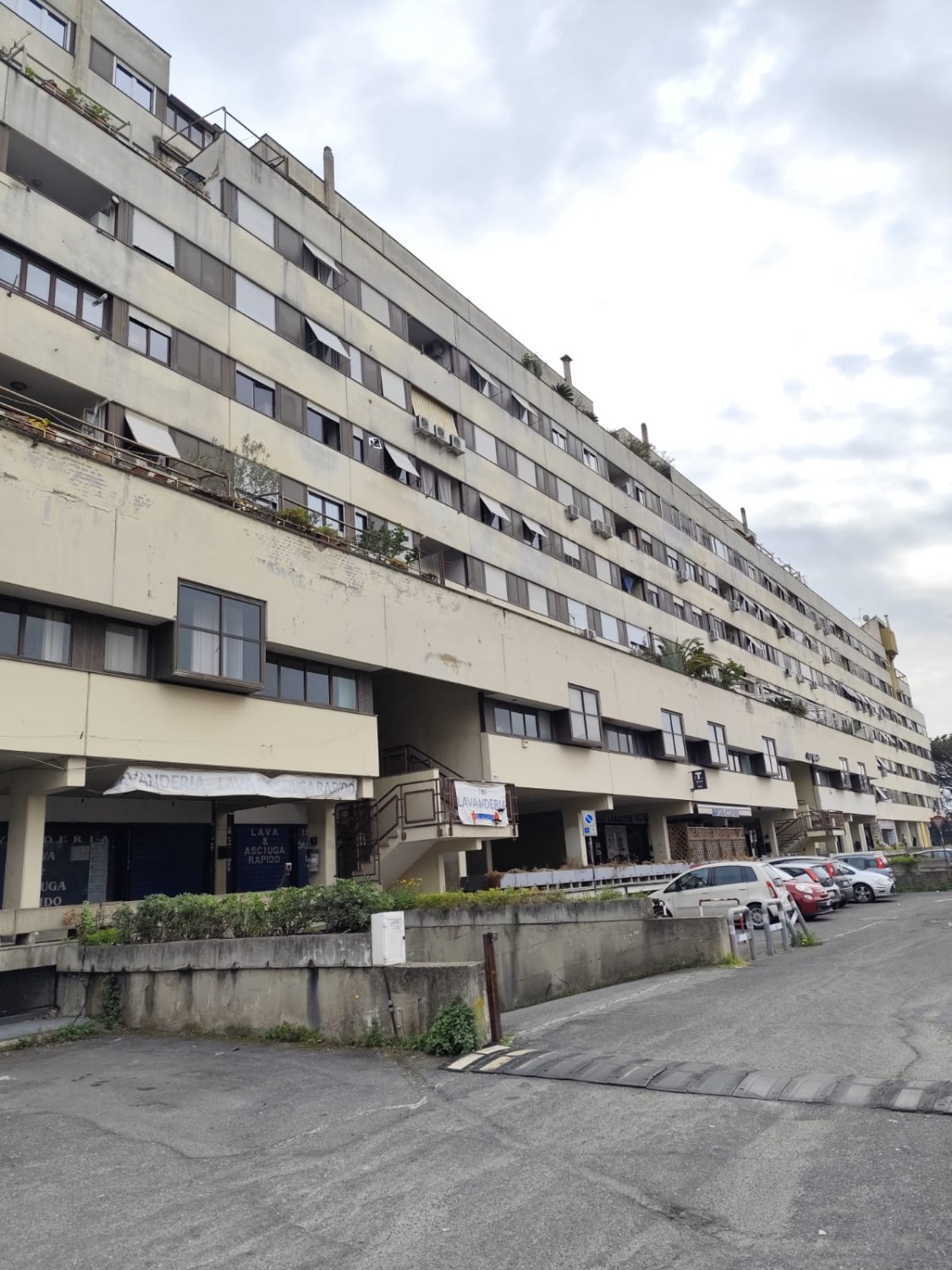 Spinaceto – AMPIO TRILOCALE 85 MQ € 159000  T324