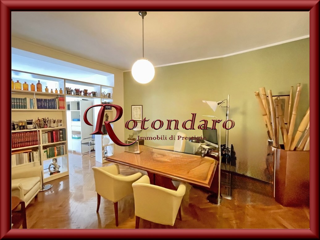 Centro Storico  Ufficio in Affitto
