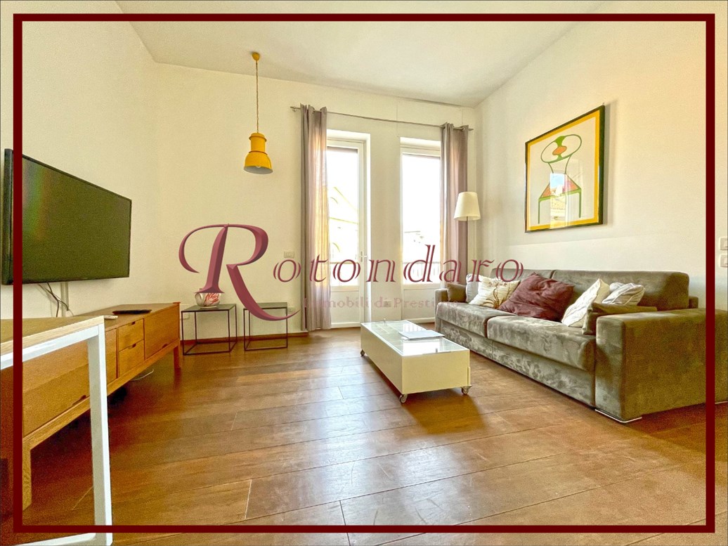 , Piazza Sant’Ambrogio, Milano