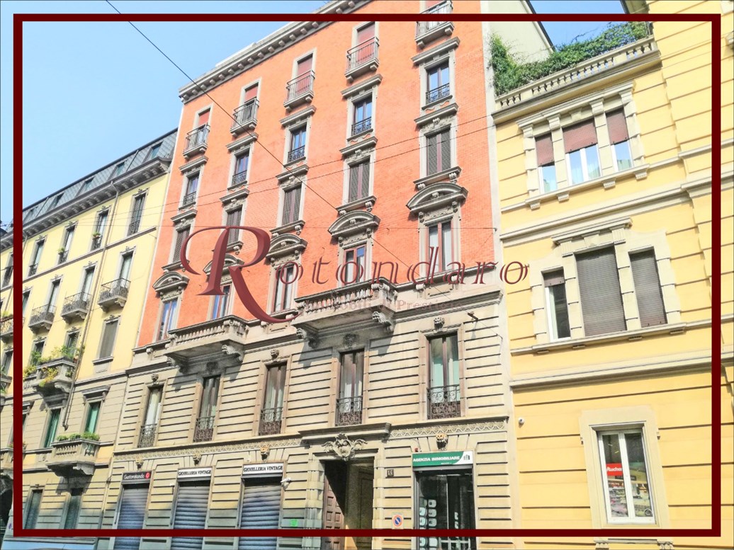 Negozio in Affitto in Via Boccaccio Milano