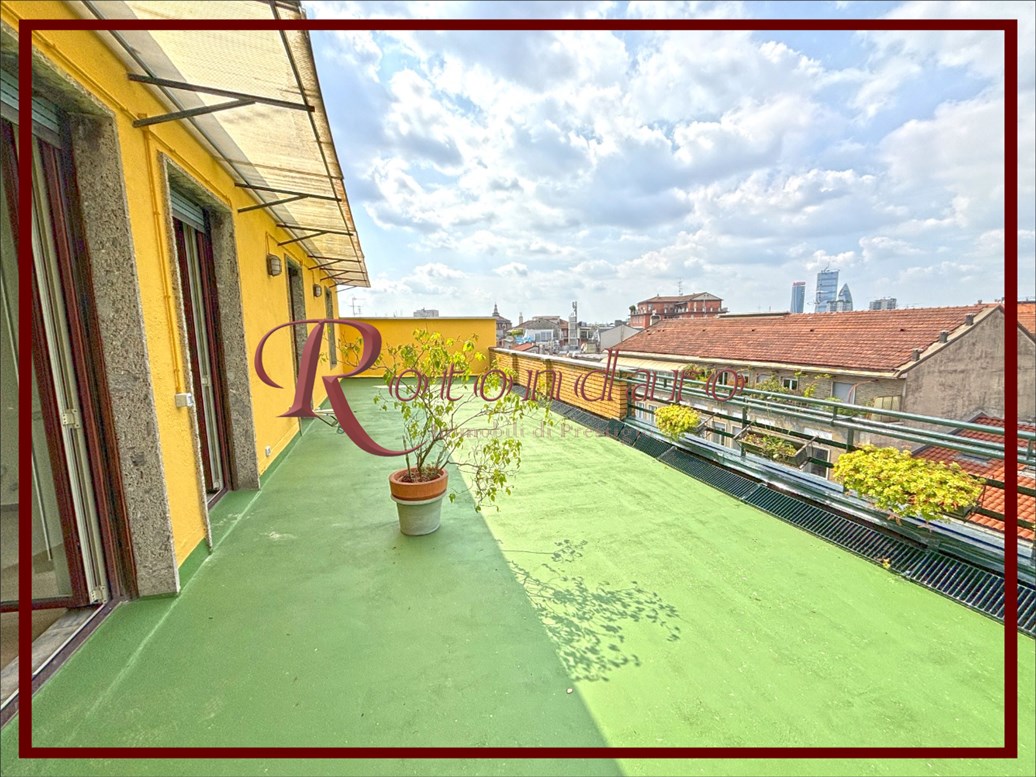 Appartamento in Affitto in Via Giosuè Carducci Milano