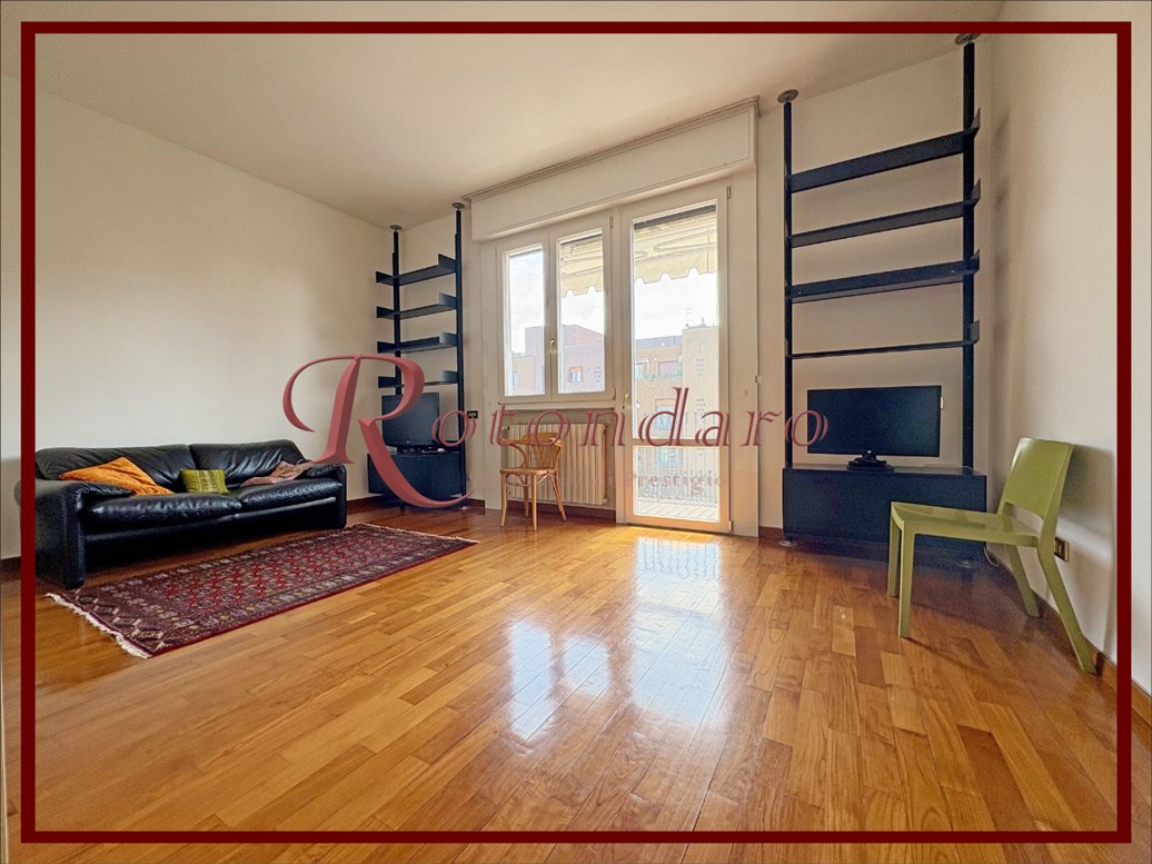 Appartamento in Vendita in Via Pietro Rondoni Milano