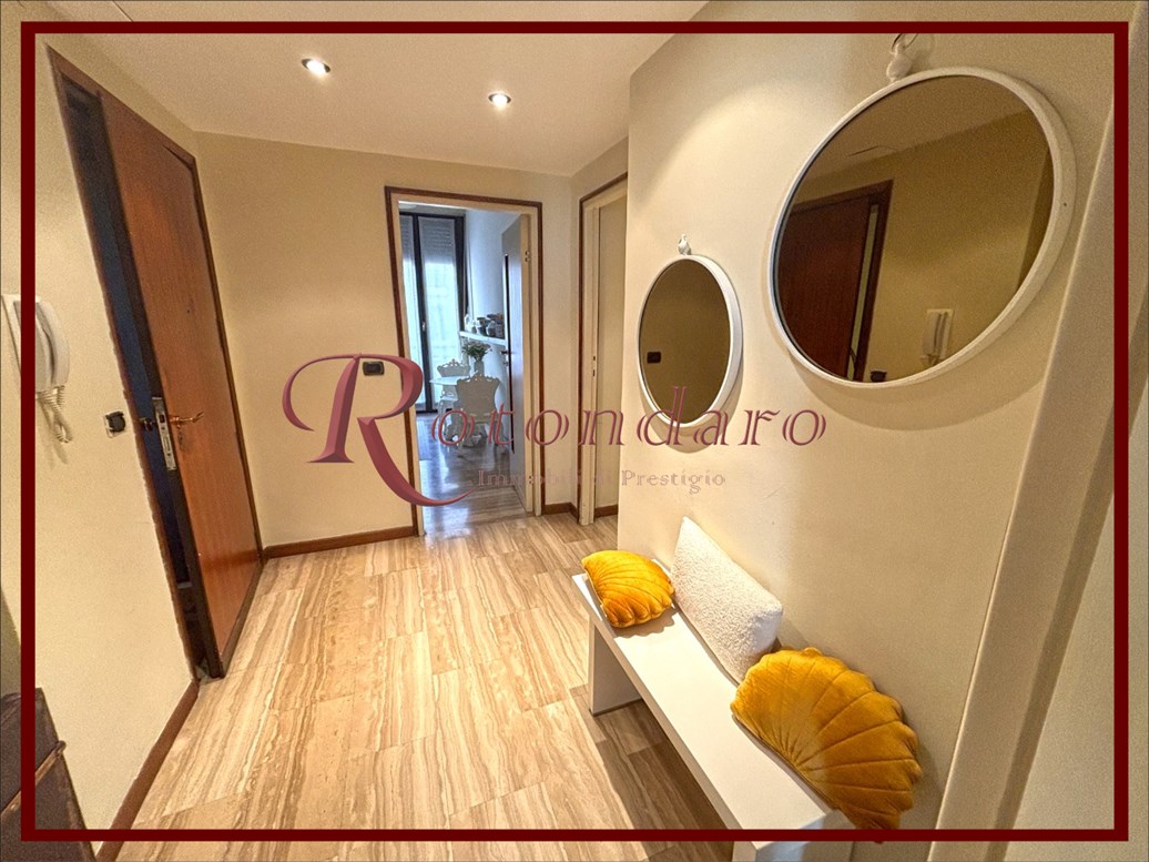 Appartamento in Affitto in Via Giosuè Carducci Milano