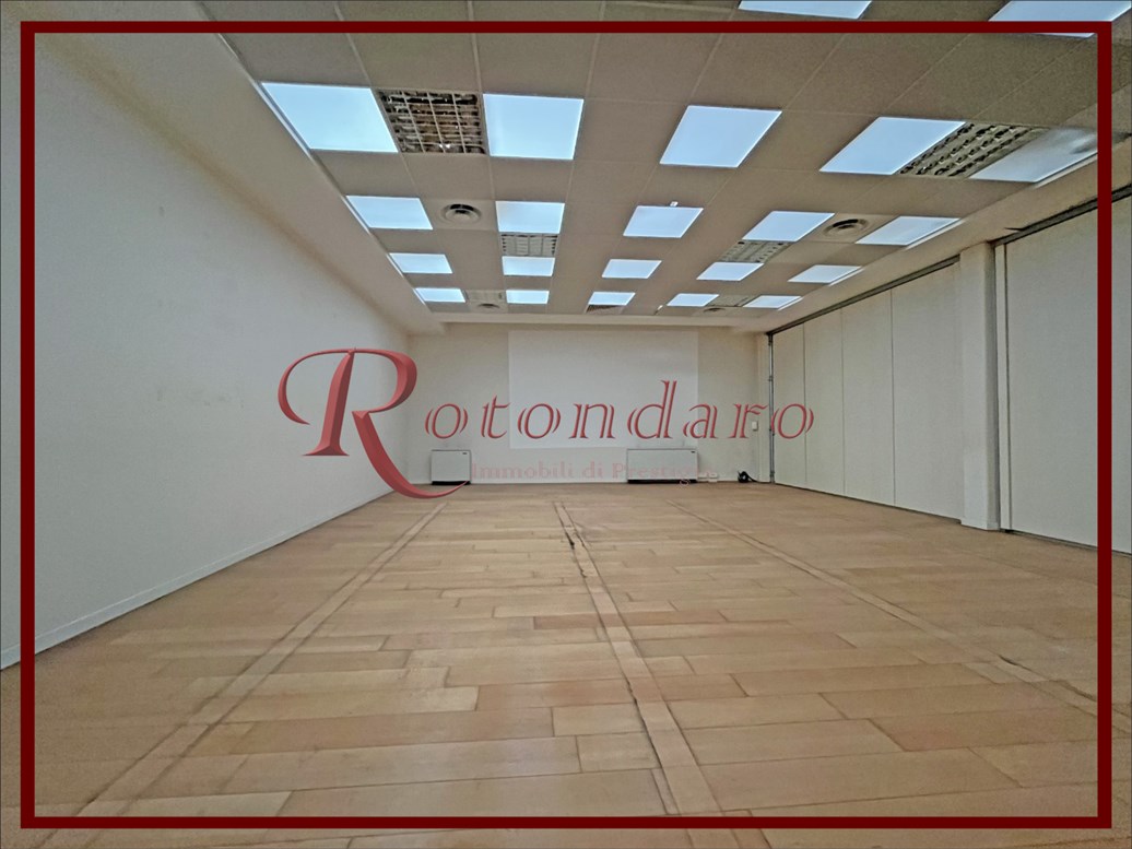 V Giornate, XXII Marzo, Porta Romana  Ufficio in Affitto