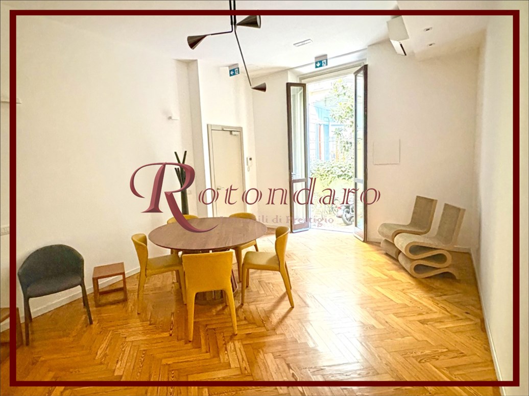 Centro Storico  Ufficio in Affitto