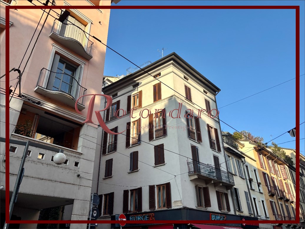 Negozio in Affitto in Via Gian Giacomo Mora Milano