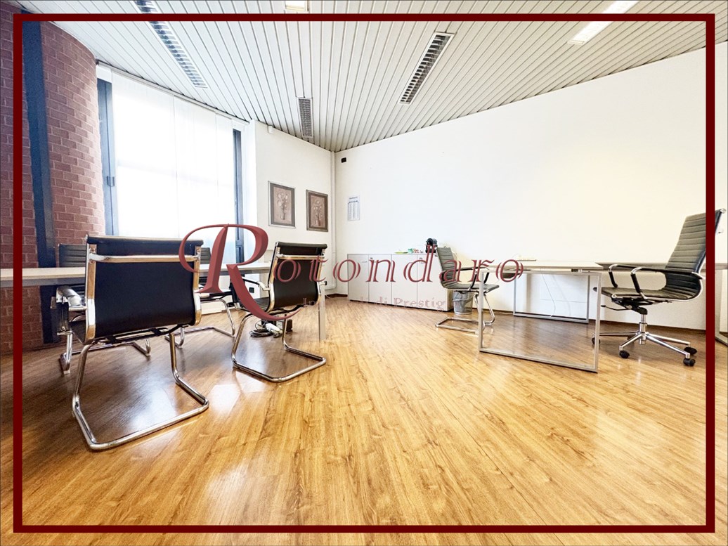 Ufficio in Affitto in Via Giuseppe Pogliani Paderno Dugnano