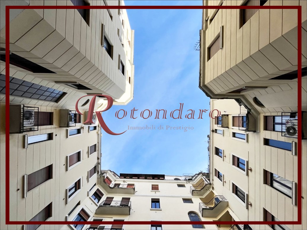 , Via Giosuè Carducci, Milano