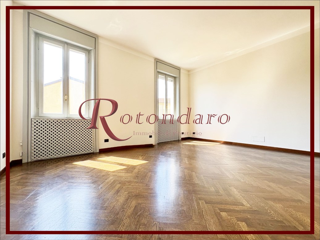 Appartamento in Affitto in Via G. Leopardi Milano