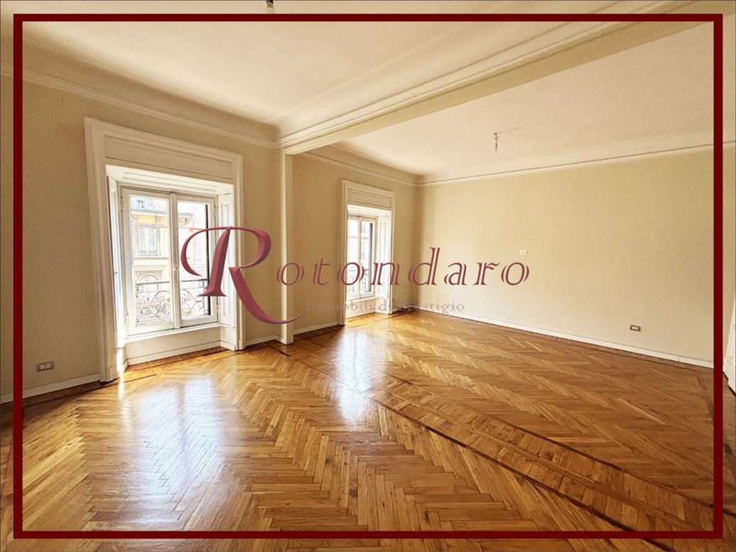 Centro Storico  Ufficio in Affitto