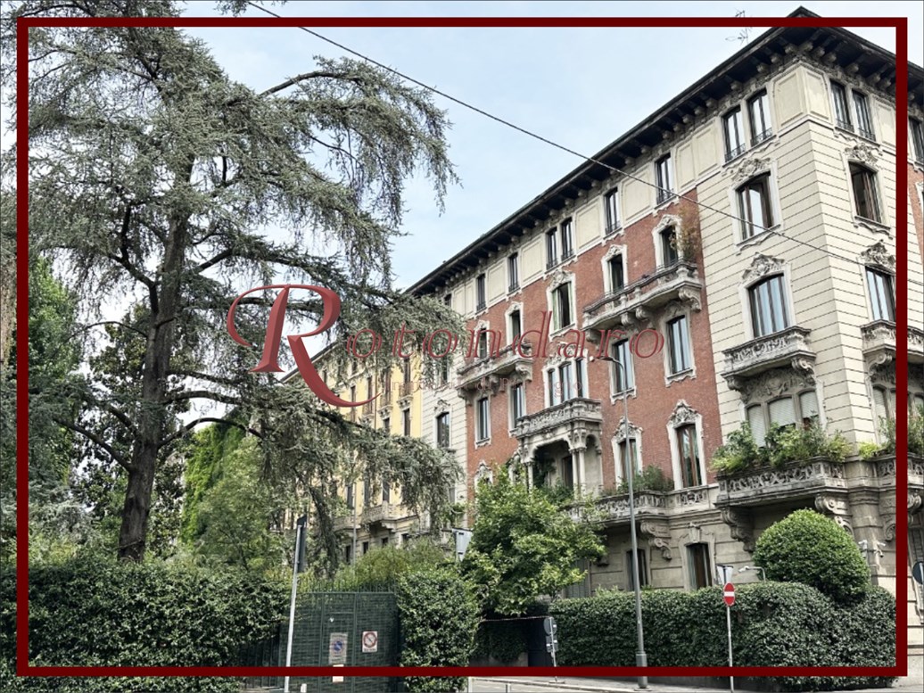 , Via Aurelio Saffi , Milano