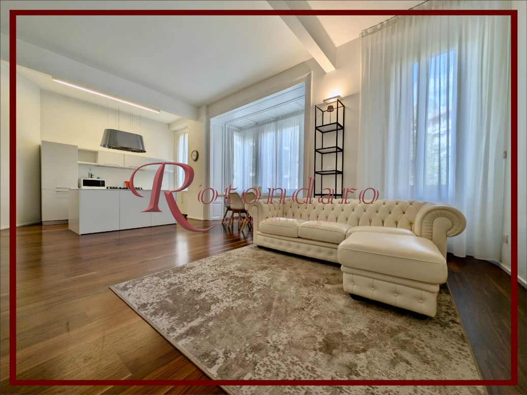 Appartamento in Affitto in Via Francesco Melzi d'Eril Milano