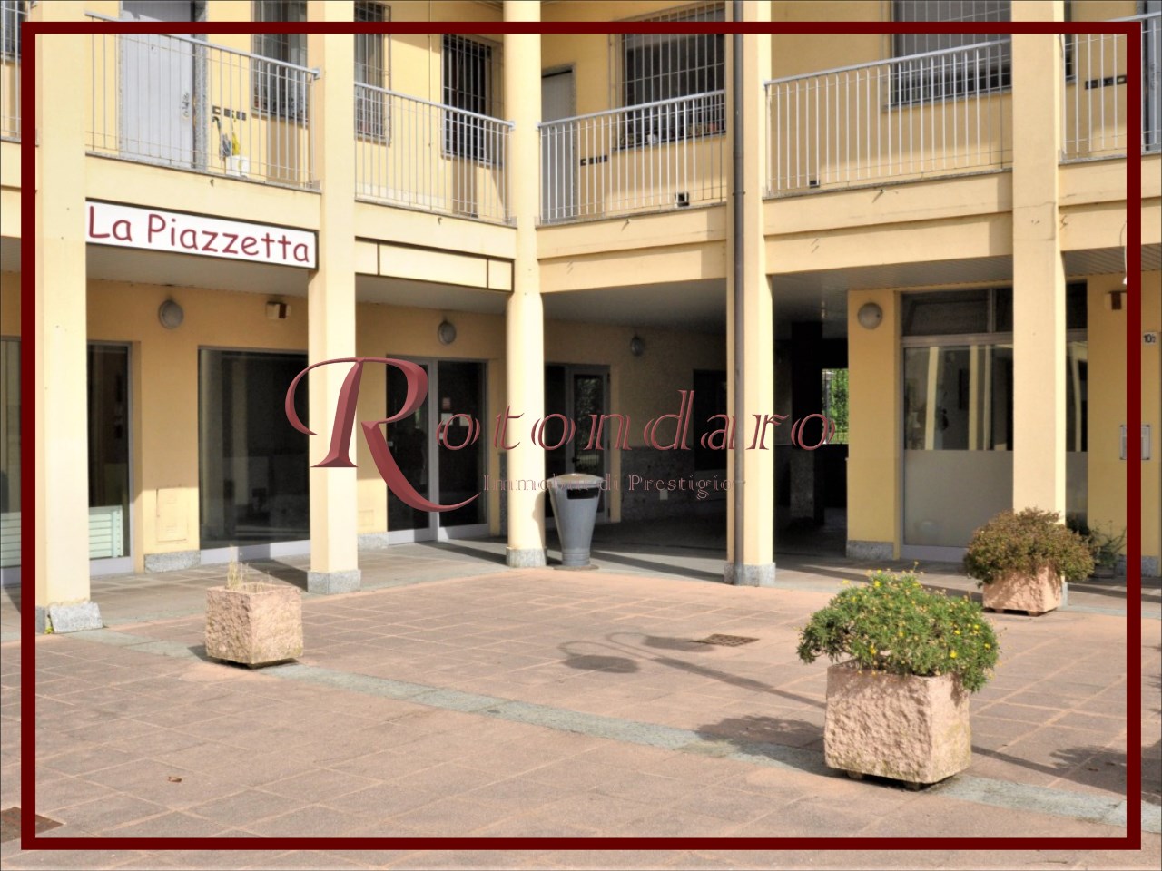 Negozio in Vendita in Via Alessandro Manzoni, 10 Buccinasco