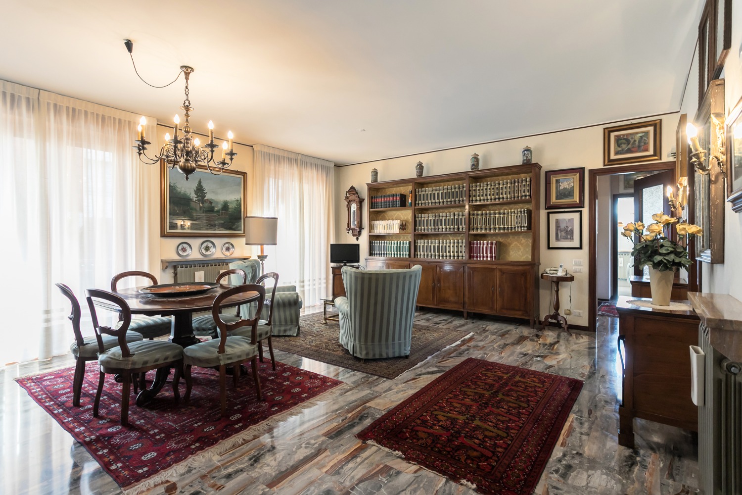 Valore + Appartamenti, ville e case indipendenti in vendita e affitto