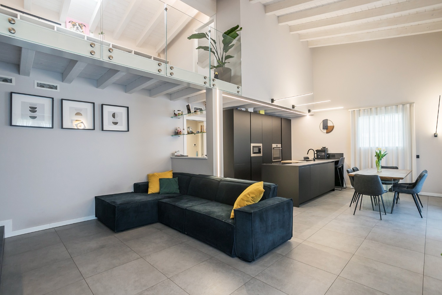 Valore + Appartamenti, ville e case indipendenti in vendita e affitto