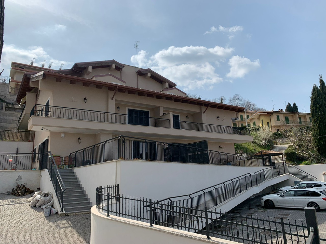 Monte Porzio Catone -   5 locali  € 258.000 T501