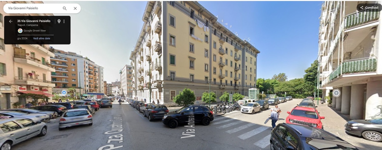 Box auto Vomero centro - 4 giornate (via Paisiello) 