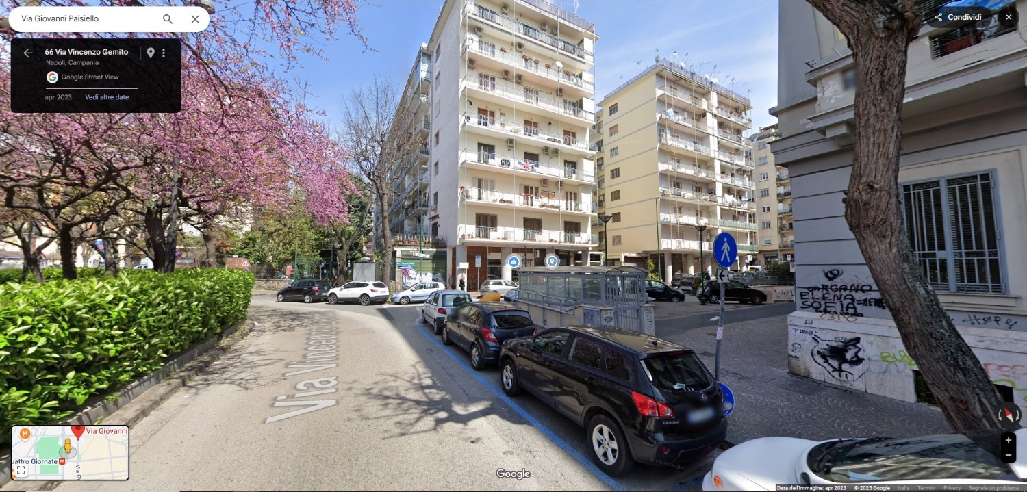 Box auto Vomero centro - 4 giornate (via Paisiello) 