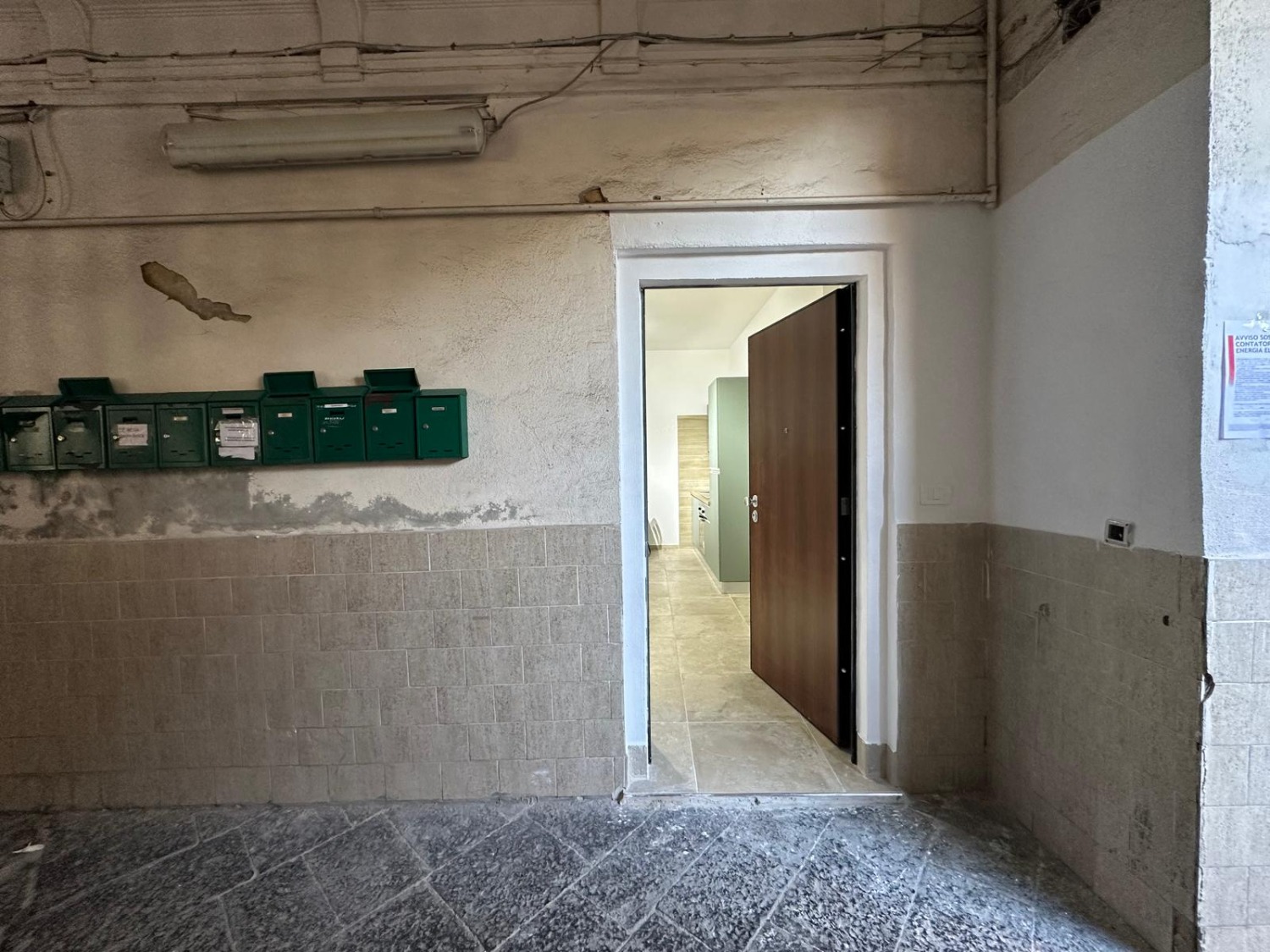 Adiacente via Foria monolocale in locazione
