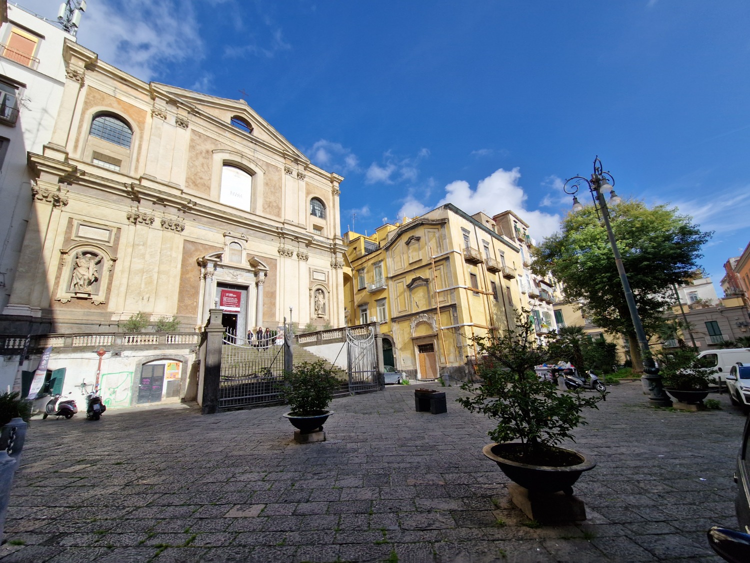 centro storico - via Duomo ad. 2 vani 45 mq
