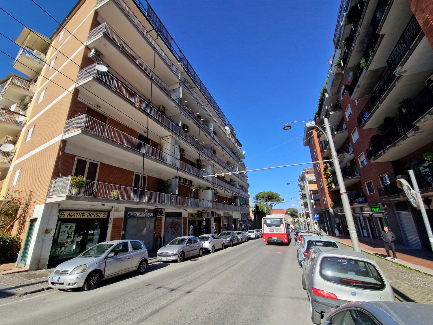 Colli Aminei 3 vani 100 mq in parco con posto auto