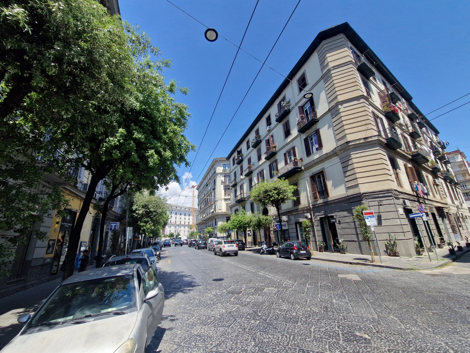 Piazza Carlo III ad. appartameto 50 mq