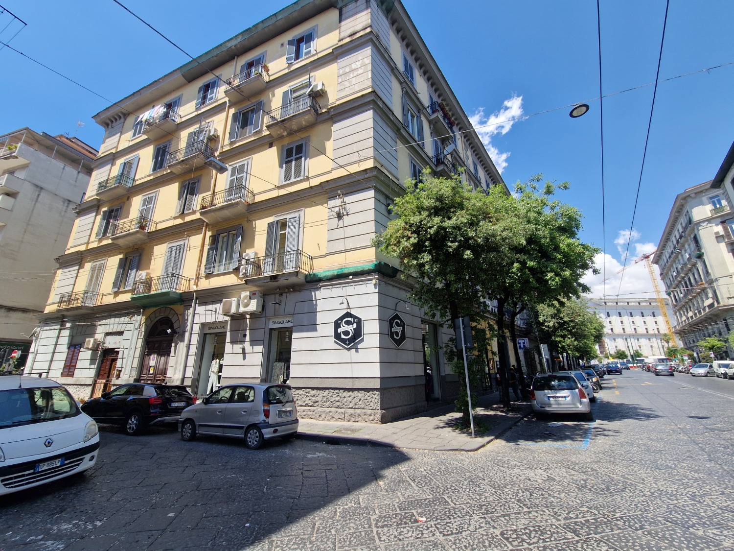 Piazza Carlo III ad. appartameto 50 mq