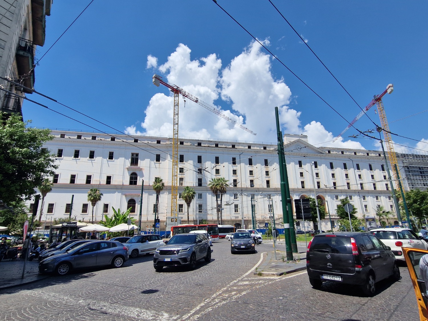 Piazza Carlo III ad. appartameto 50 mq