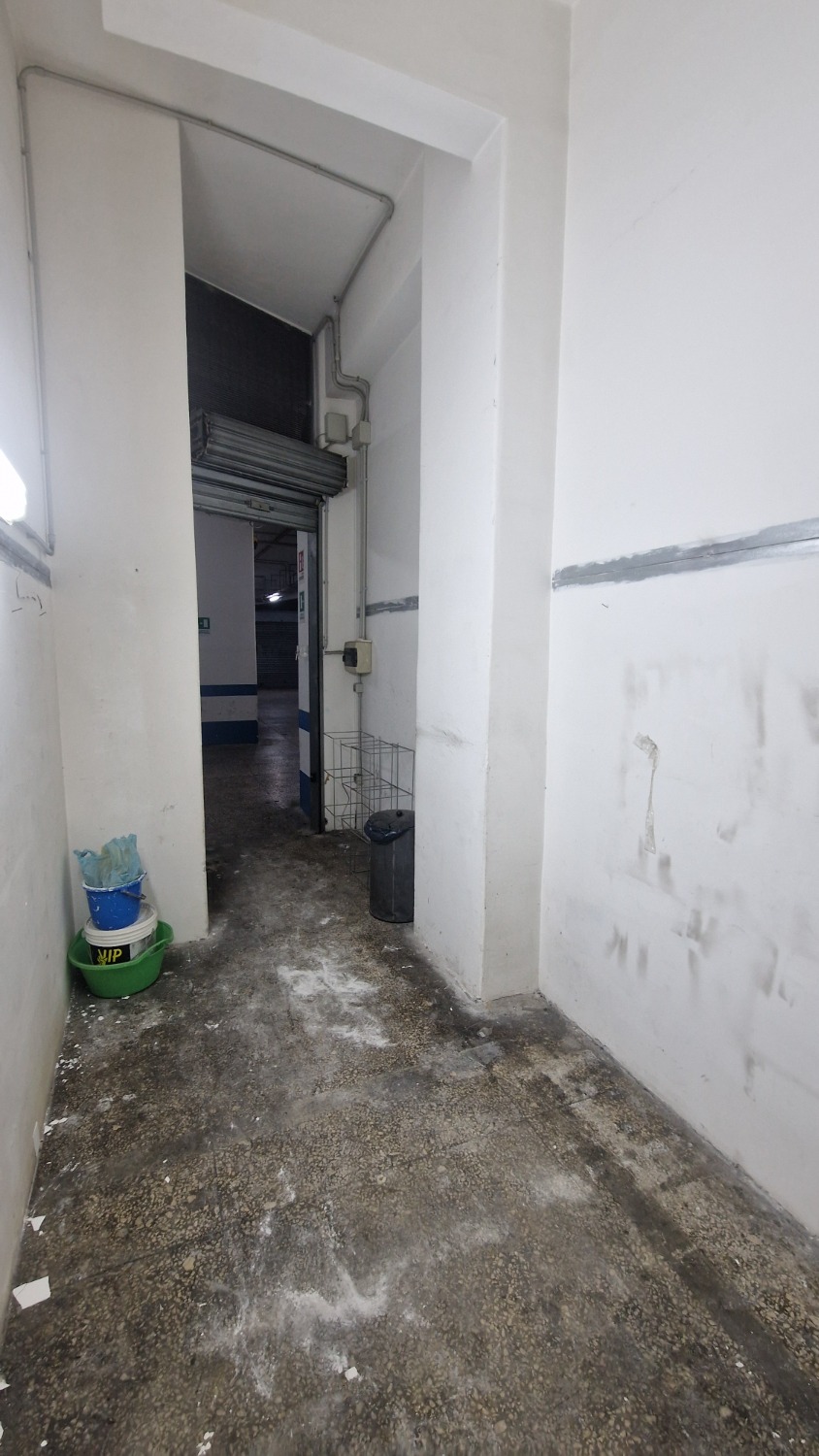 Vomero via Cilea ad. box moto 9 mq