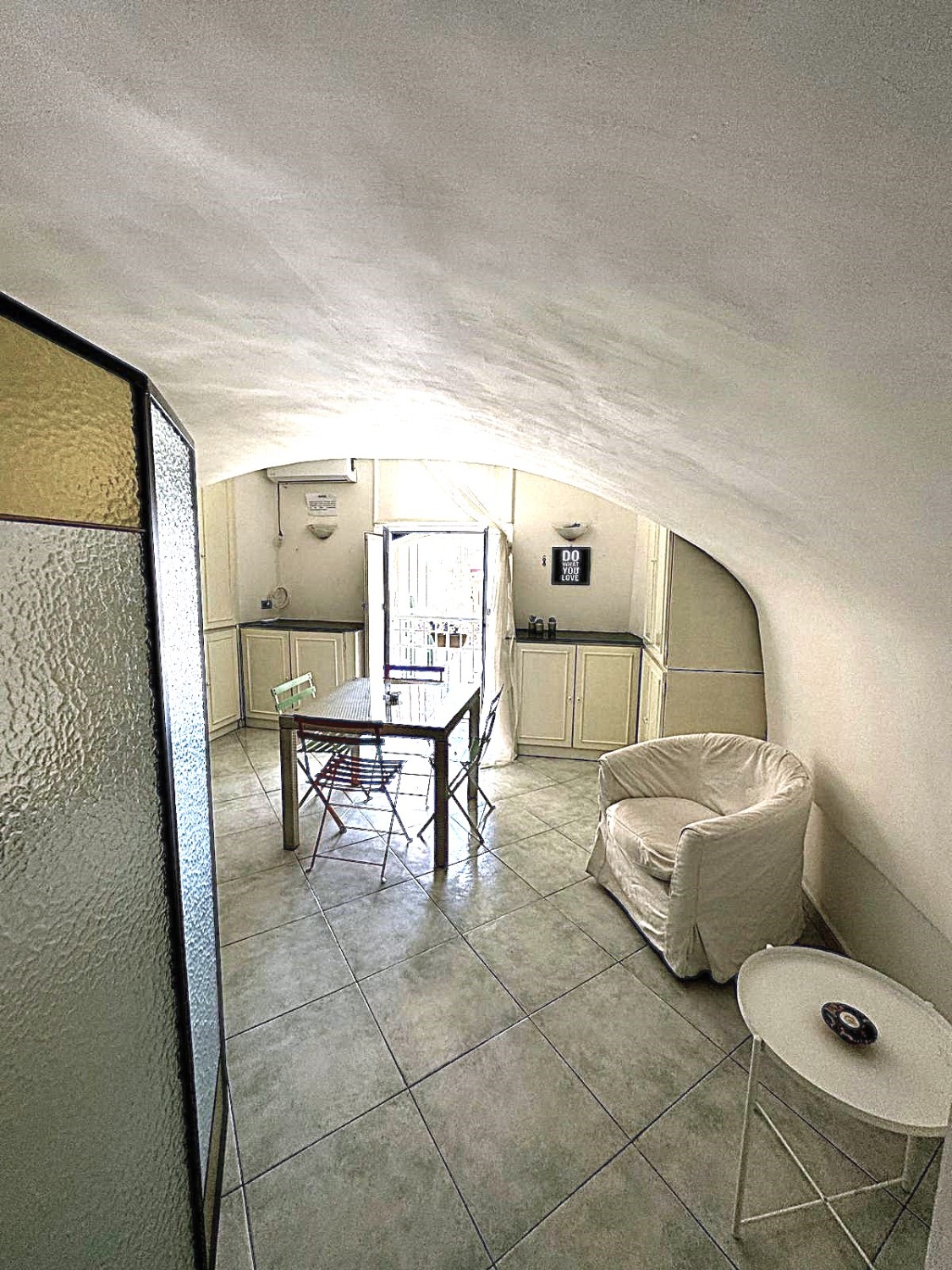 Vomero via Belvedere monolocale accessoriato vista mare