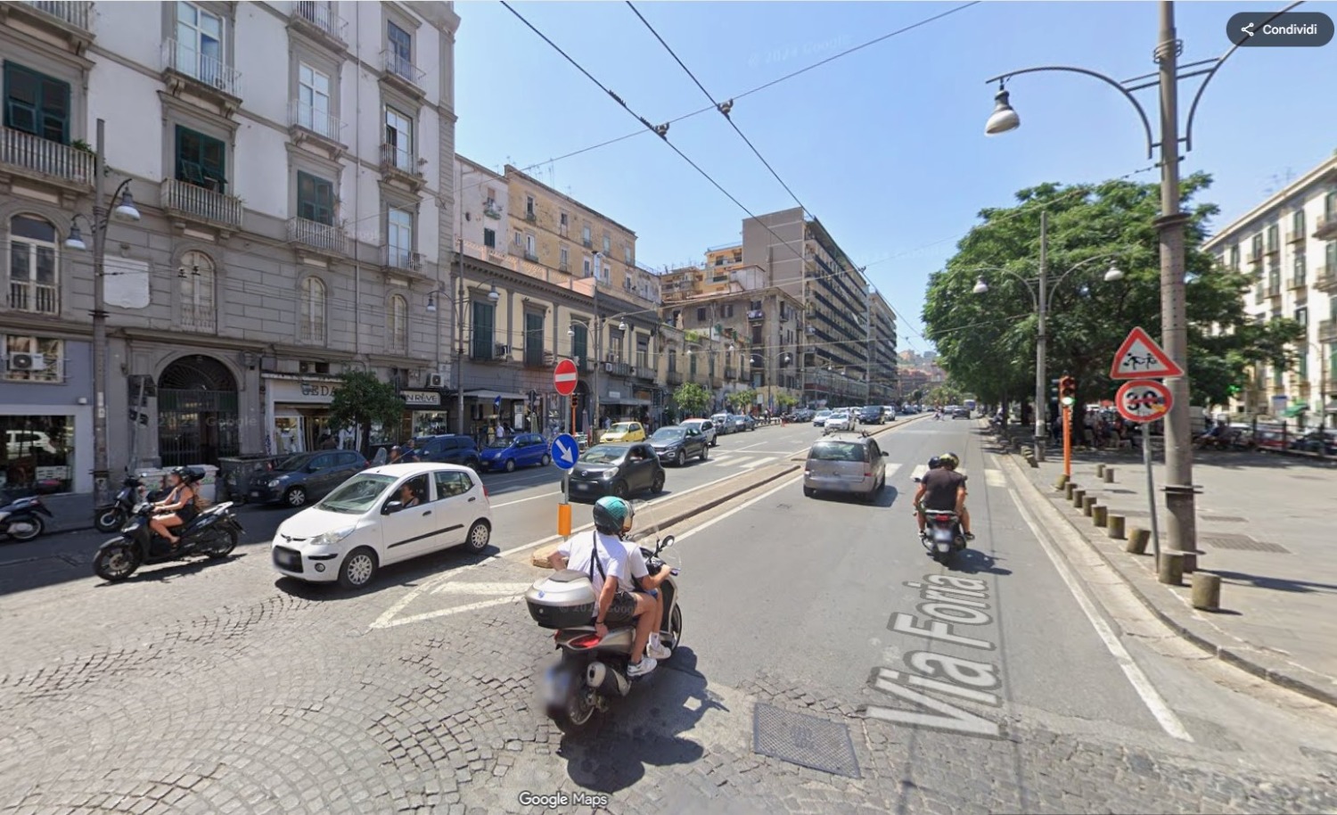 Centro storico - via Foria, 3 vani e accessori 6� piano