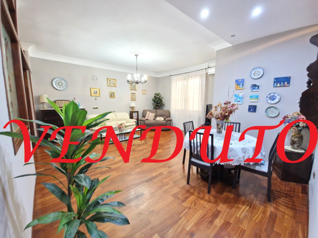 Vomero via Cilea ad.  Appartamento 100 mq in parco