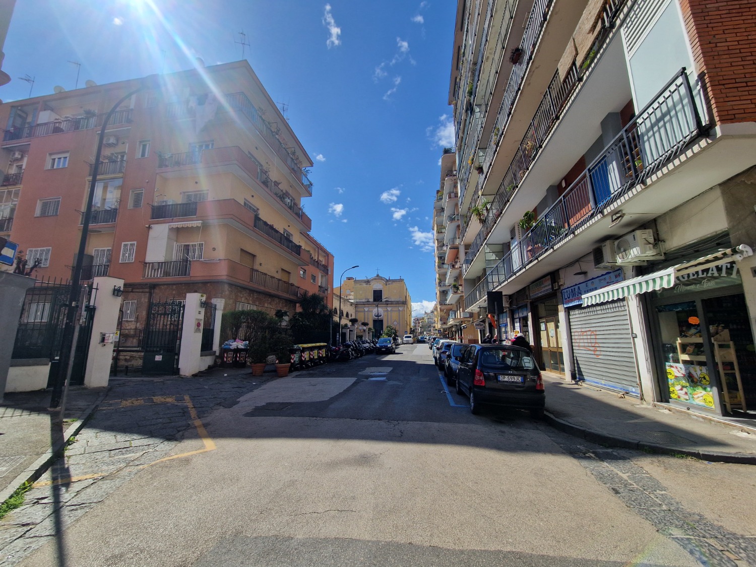 Vomero via Belvedere locale commerciale 50 mq