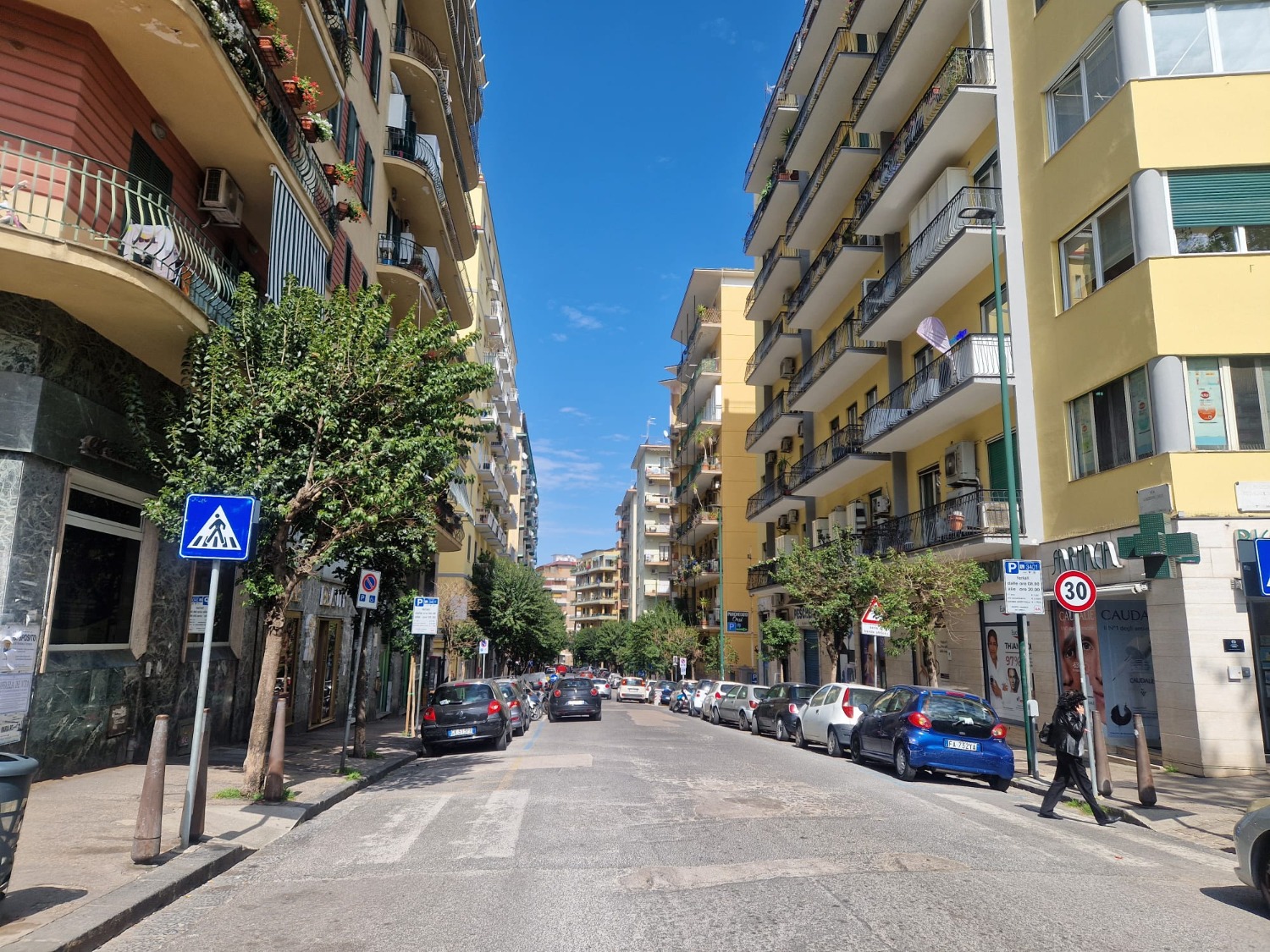 via Orsi ad. Box auto