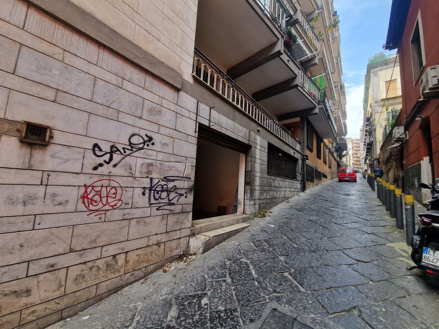 via Orsi ad. Box auto