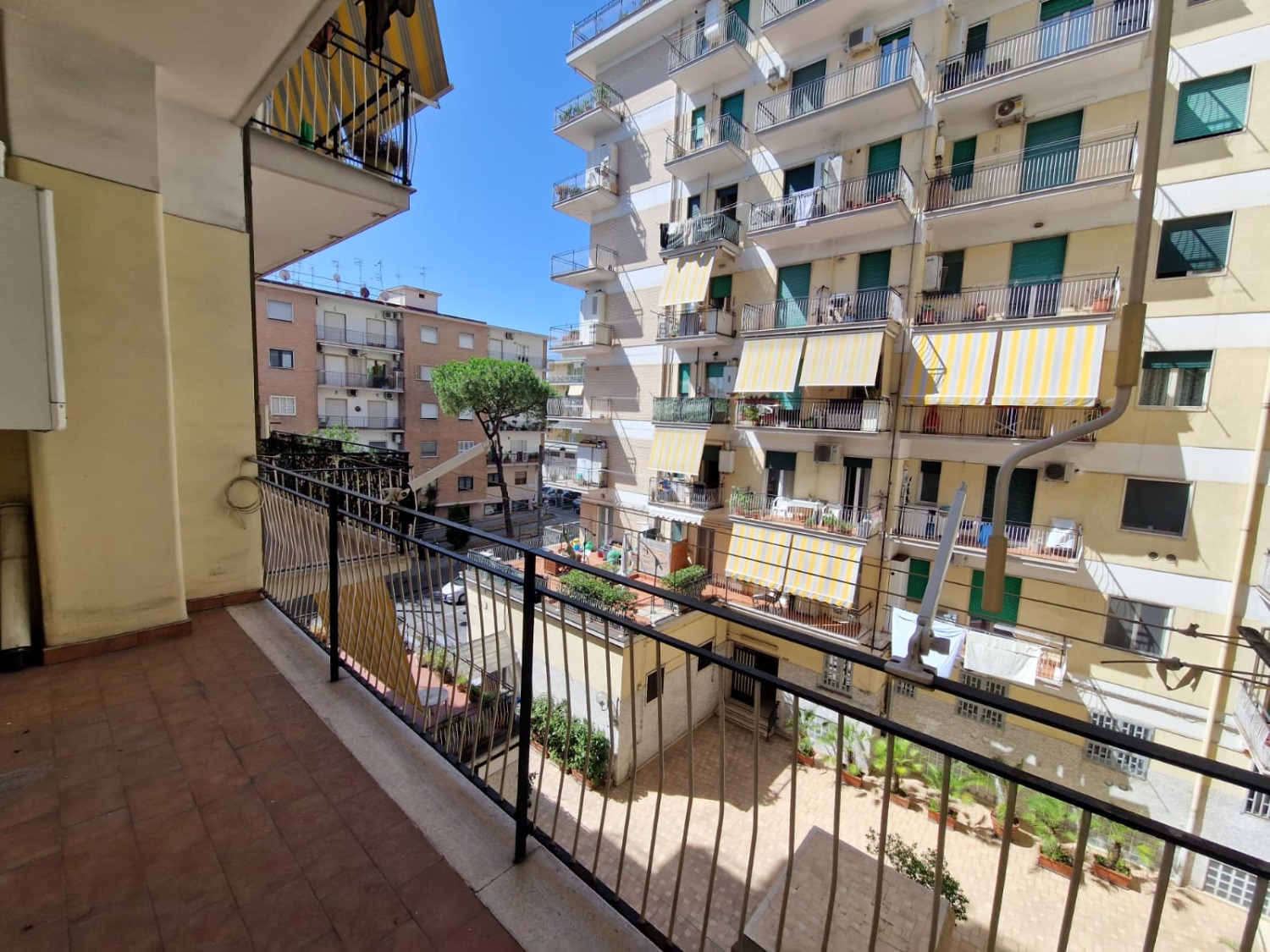 Colli aminei trilocale piano intermedio