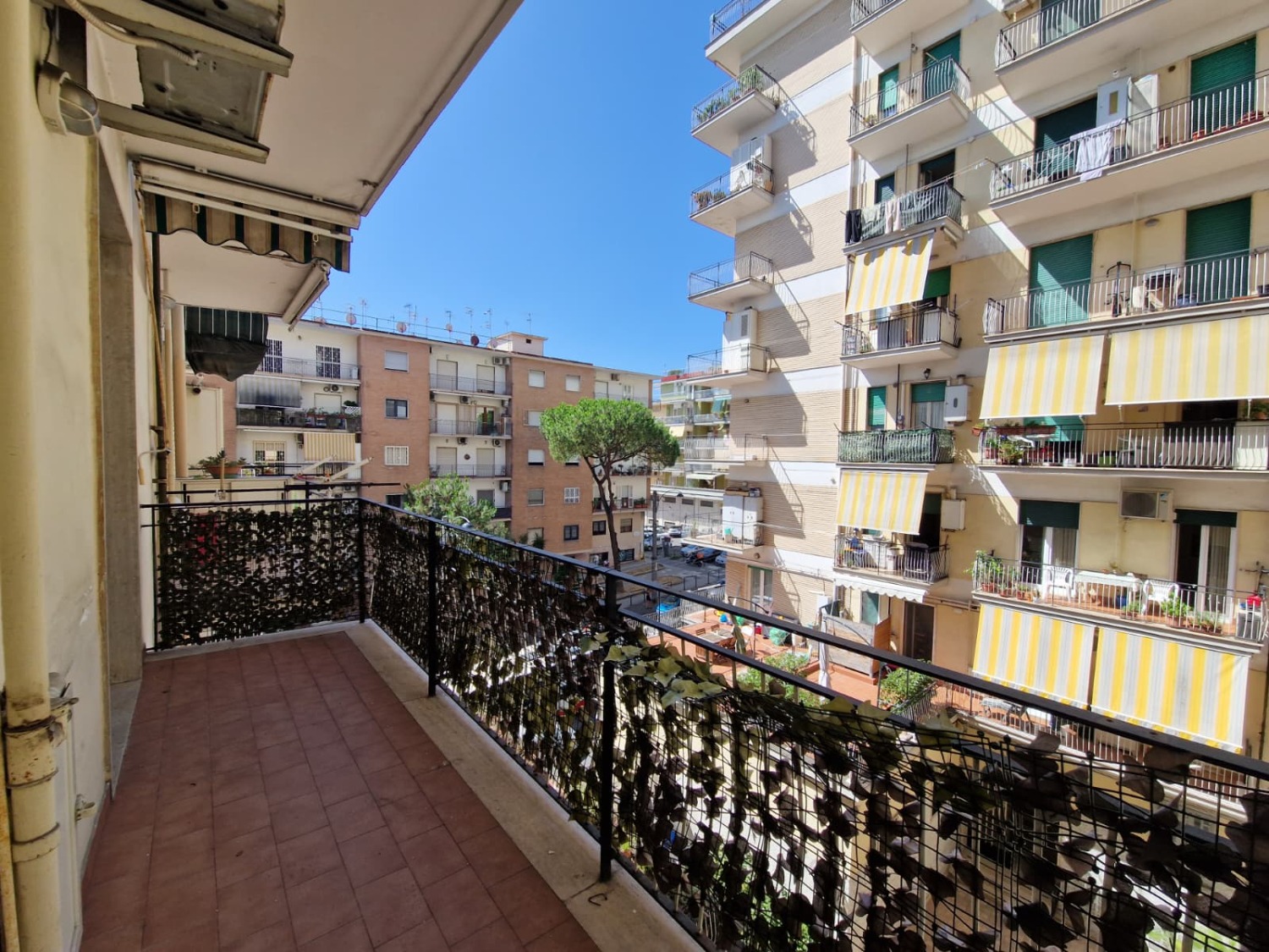 Colli aminei trilocale piano intermedio