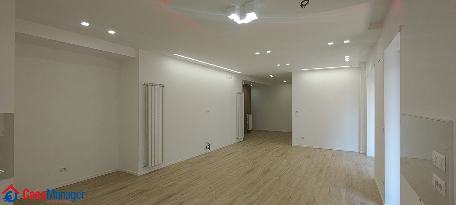 Arenella Piazza -  appartamento 5 locali � 585.000