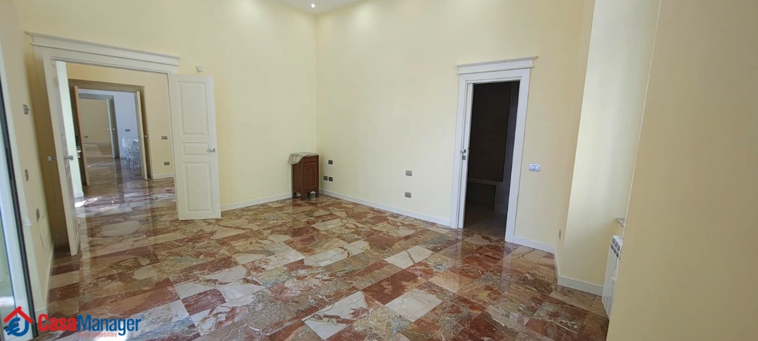 materdei -  appartamento 6 locali � 530.000 T640